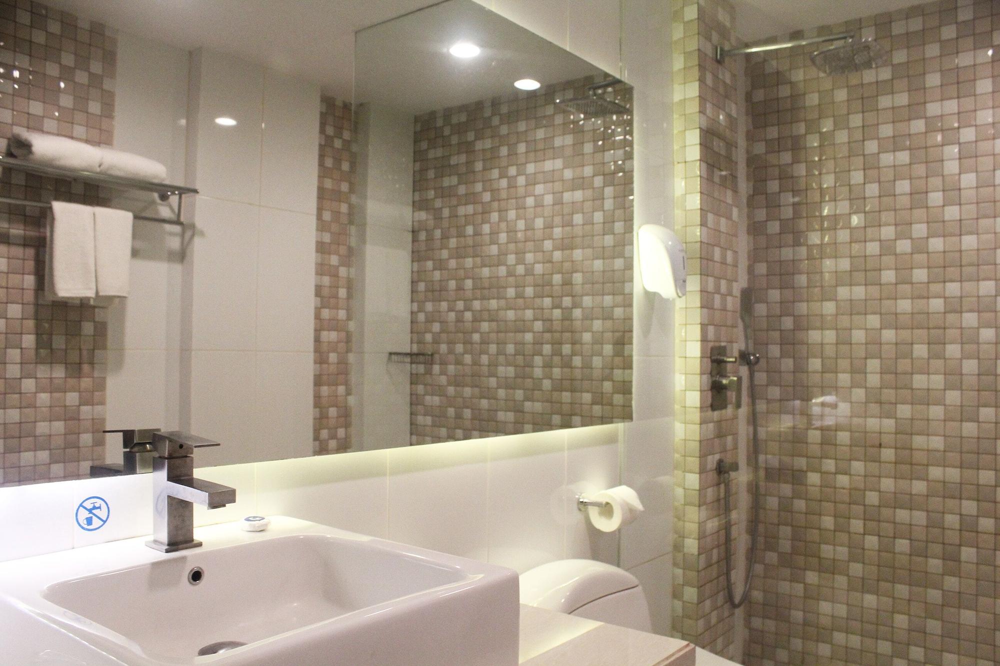 Bonnet Hotel Surabaja Zewnętrze zdjęcie