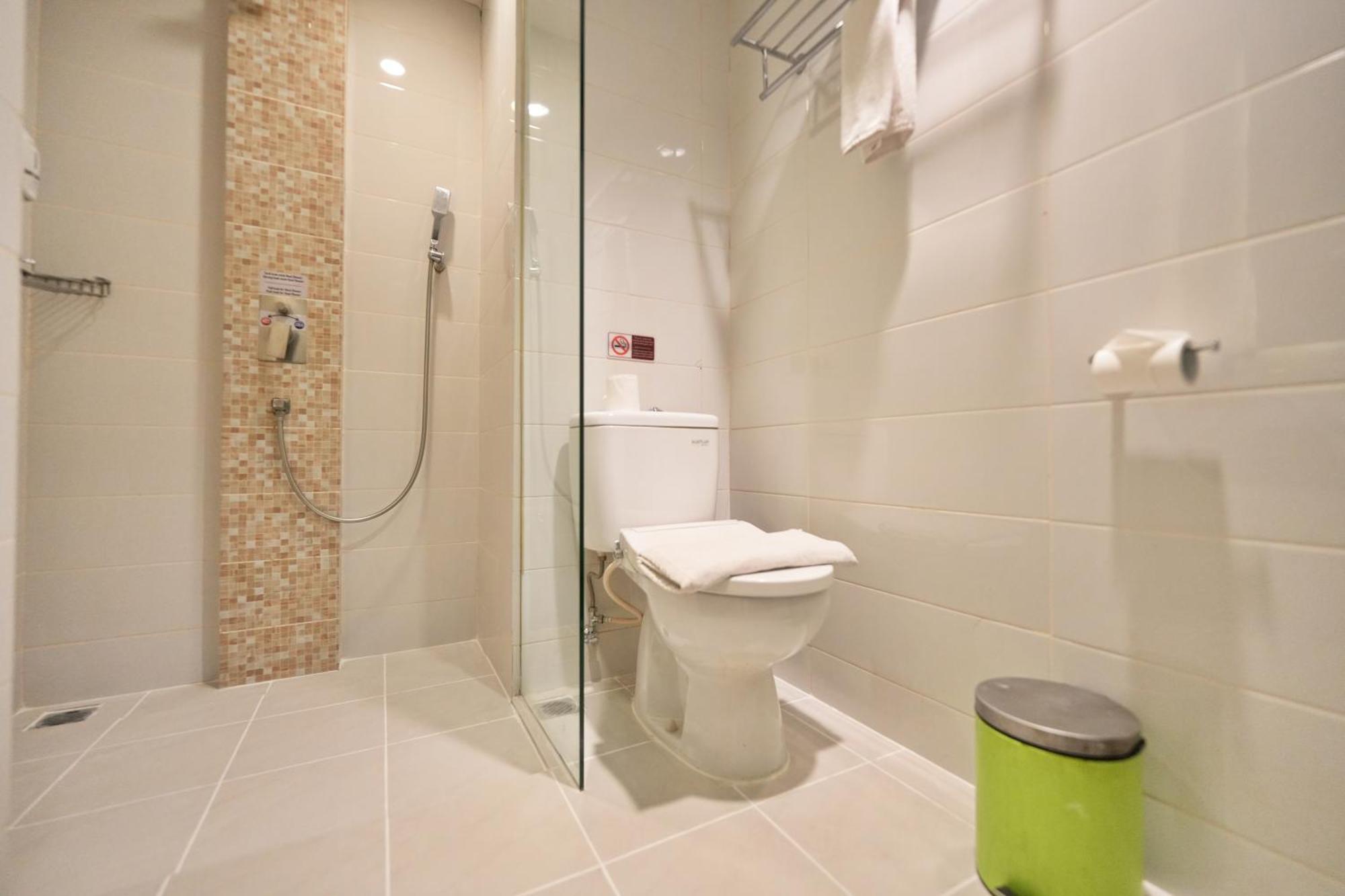 Bonnet Hotel Surabaja Zewnętrze zdjęcie