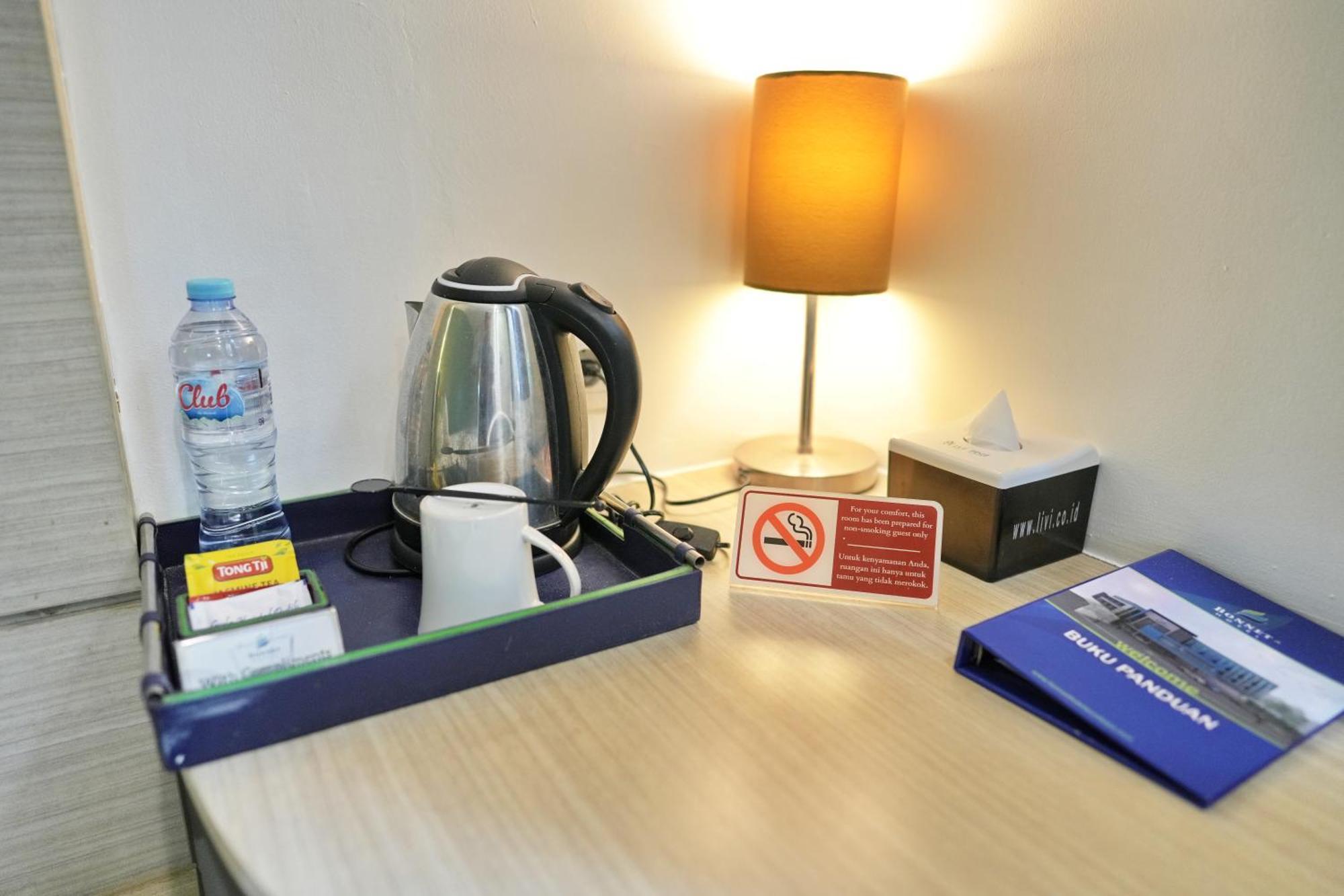 Bonnet Hotel Surabaja Zewnętrze zdjęcie