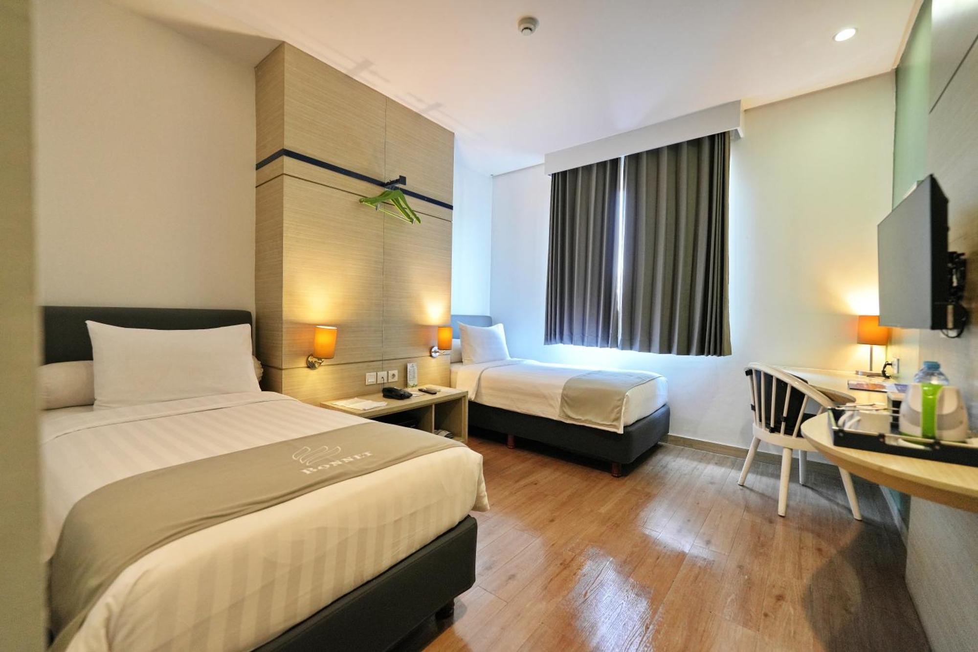 Bonnet Hotel Surabaja Zewnętrze zdjęcie