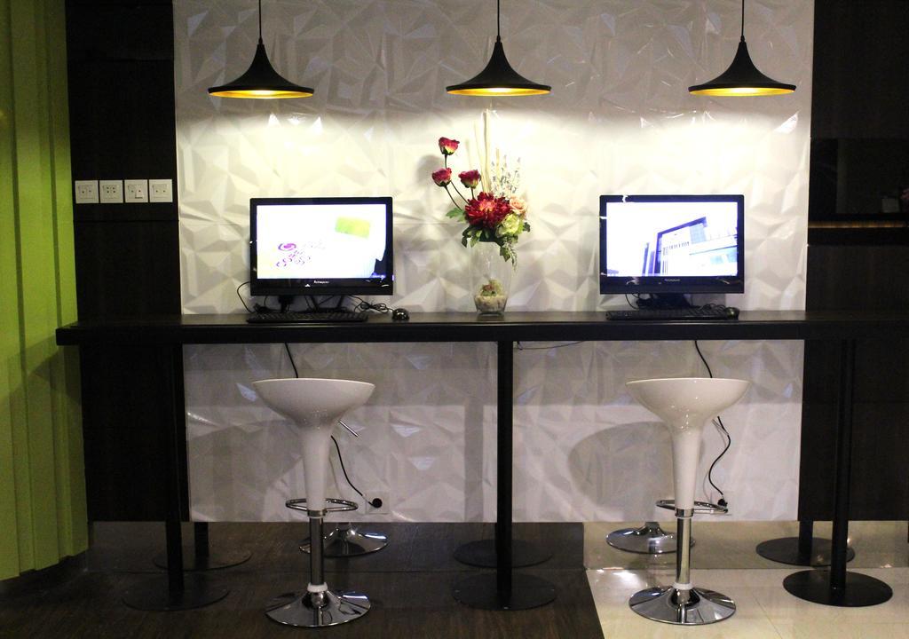 Bonnet Hotel Surabaja Zewnętrze zdjęcie
